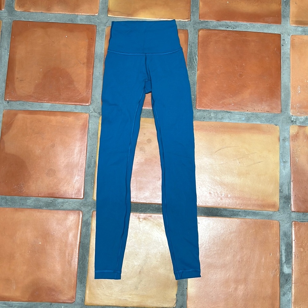 Lululemon 28 in Teal Wonder Under leggings